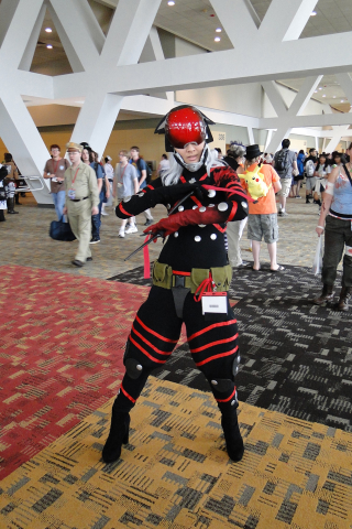 Illustration for article titled This Is How You Cosplay Metal Gear Rising Characters